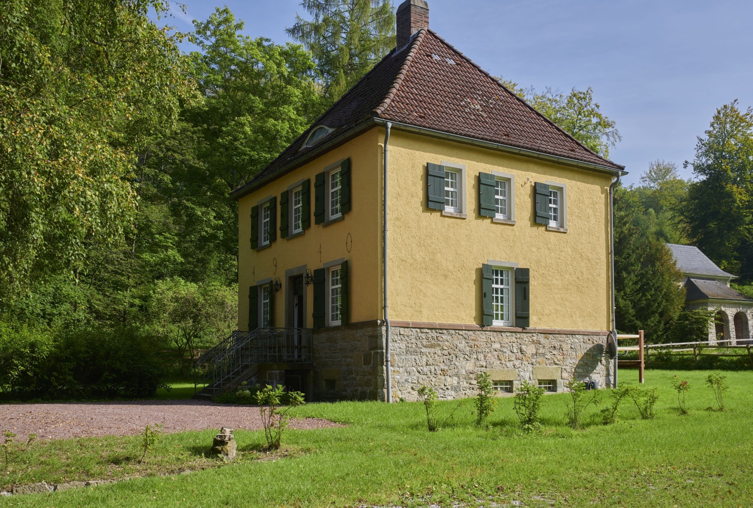 Melschede_Außen+Eingang_03 Kopie.jpg