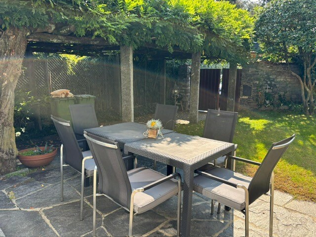 Aussenbereich Esstisch.jpg