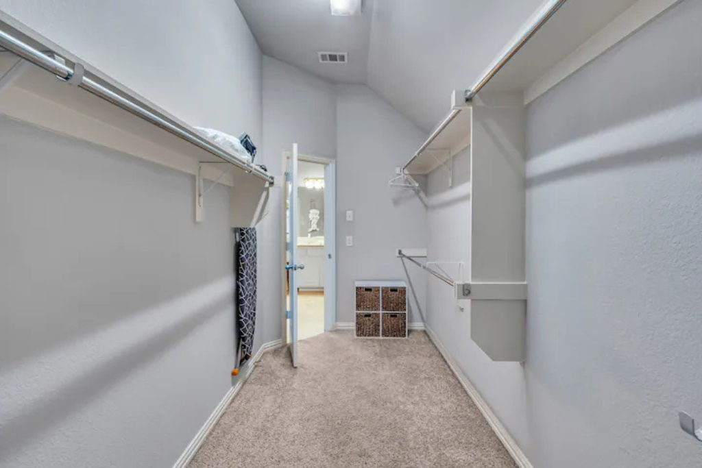 Larreta Airbnb pics  (7).png