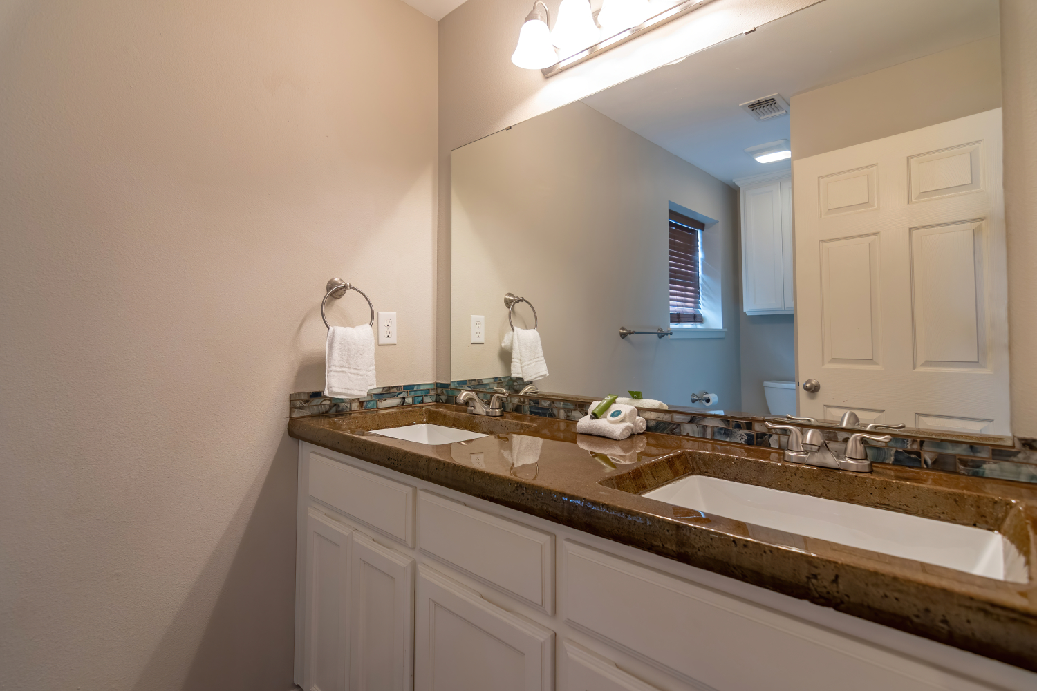 111Robinson-Unit B-008.jpg