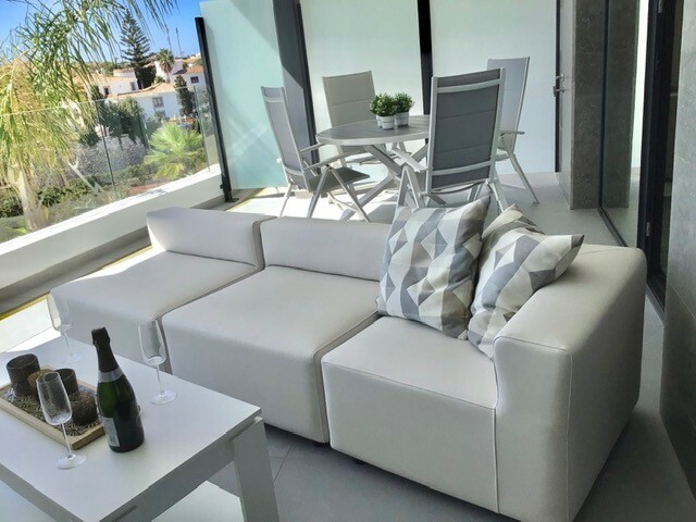 terrace incl table.jpg