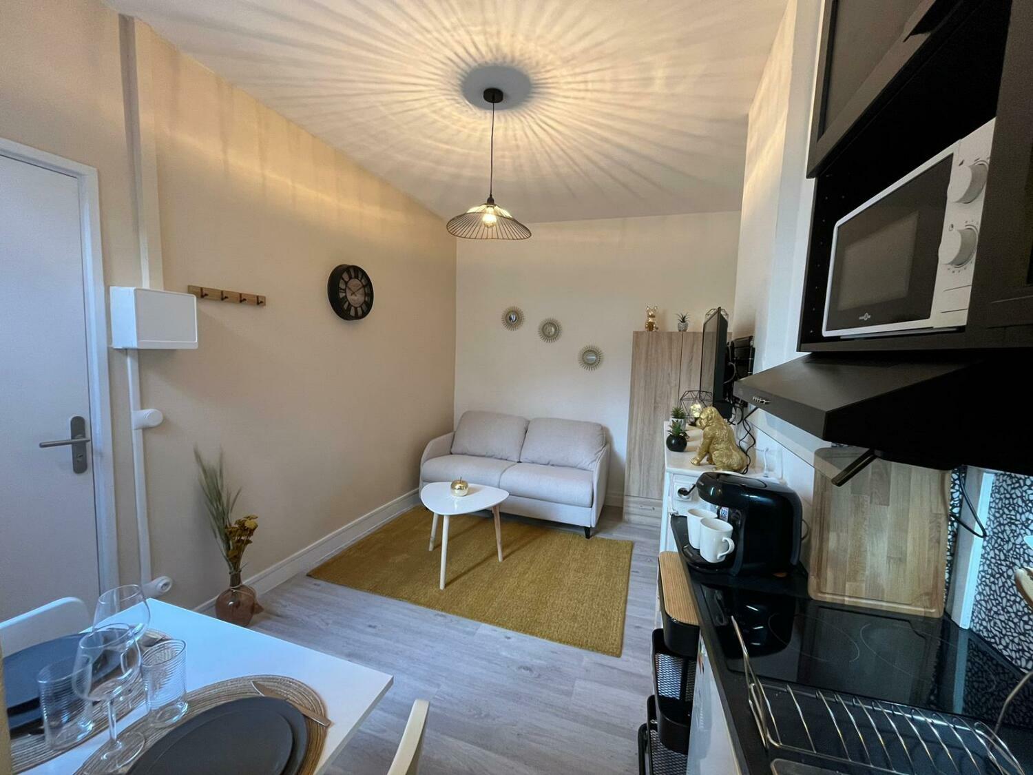 5c9e984797c1f1d9f105f74efa8fb69073f472a85cbe3b67d62a03790fe6be63 (1).jpg