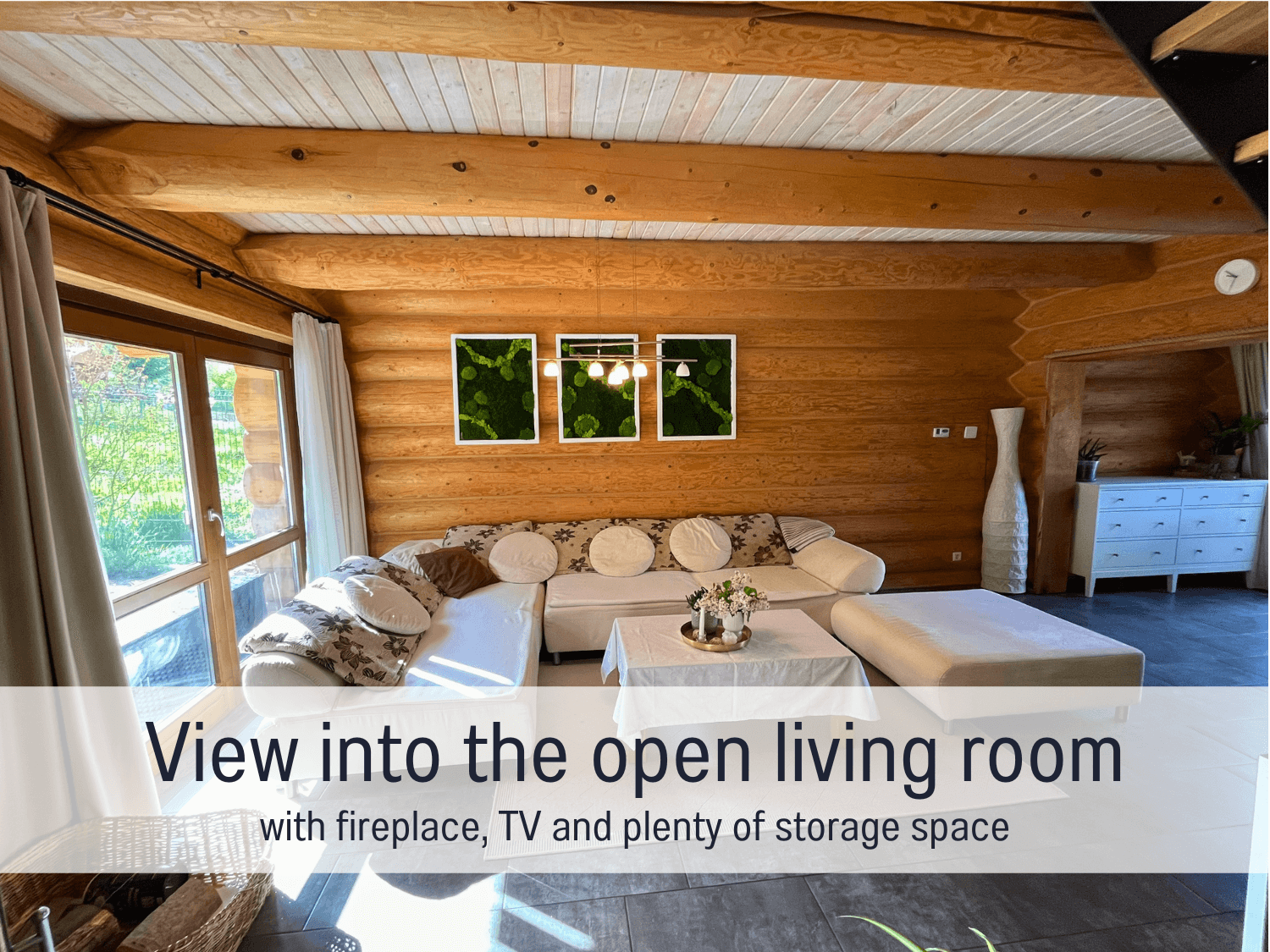 Blockhaus Malmkrog_View into the open living room.png