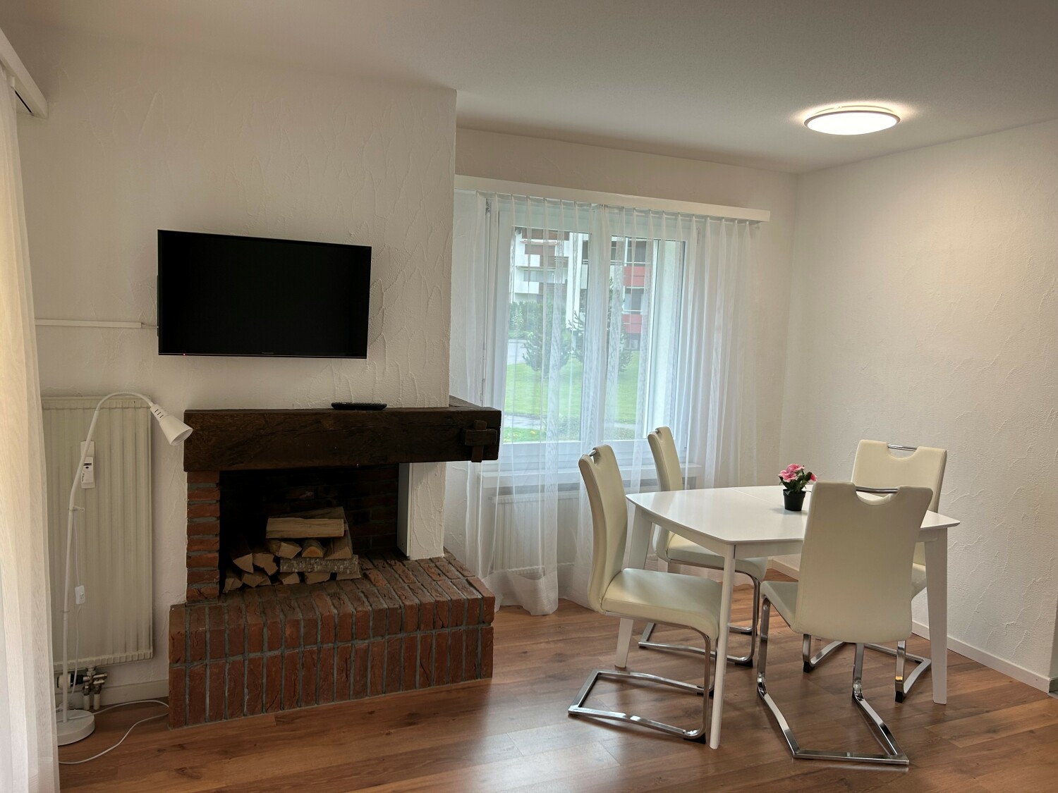 Wohn_Esszimmer 2.jpg