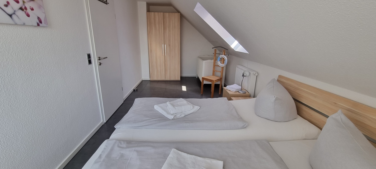 21Galerie - 3. Schlafzimmer OG.jpg