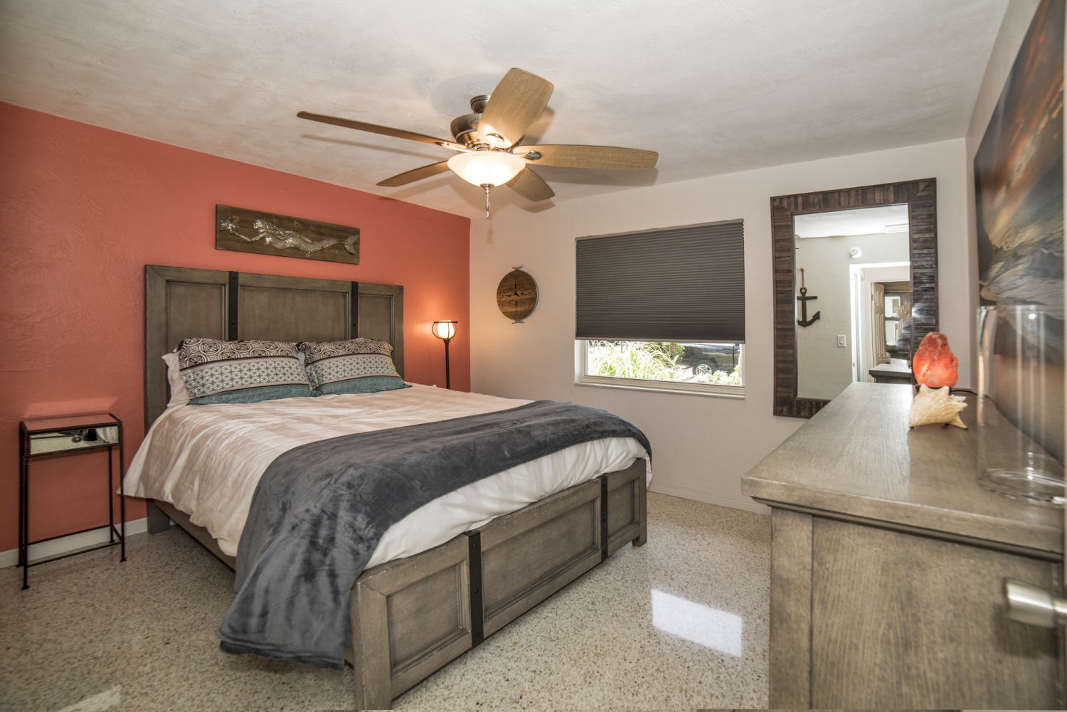 bedroom-beach-house-daily-weekly-monthly-rental-short-term-vacation 2.jpg