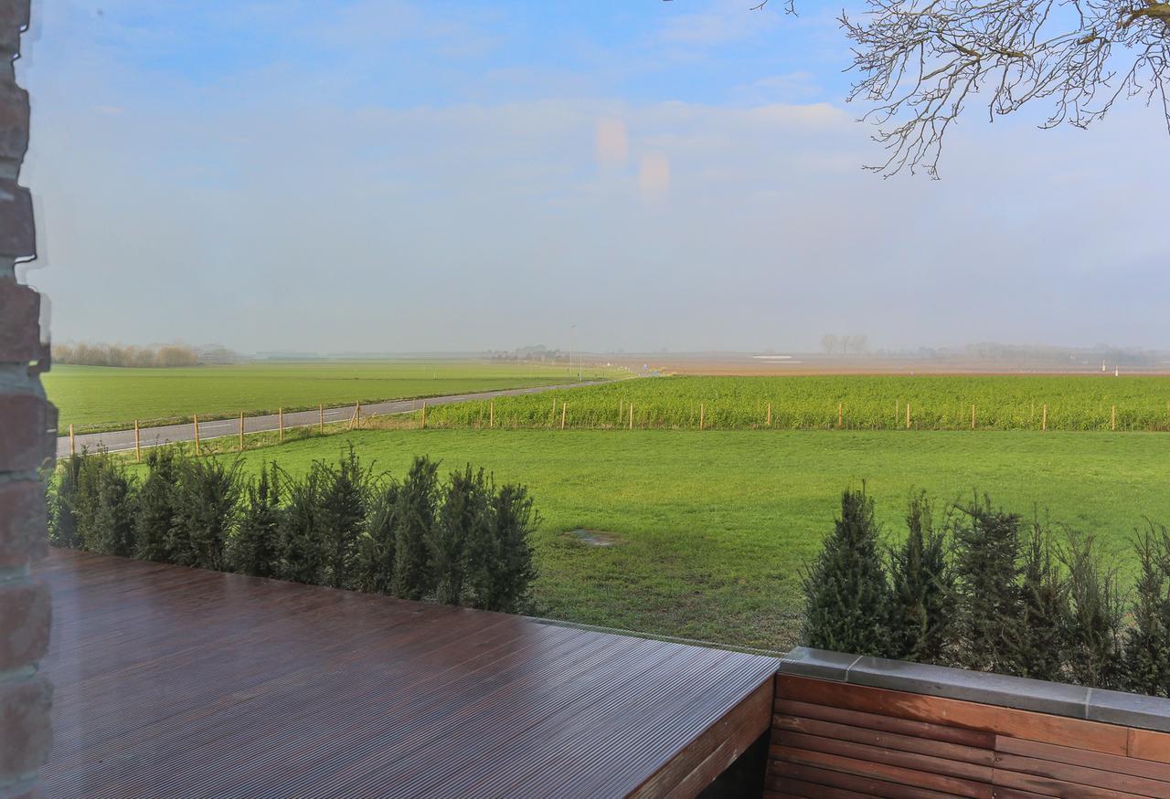 uitzicht vanuit de keuken.jpg