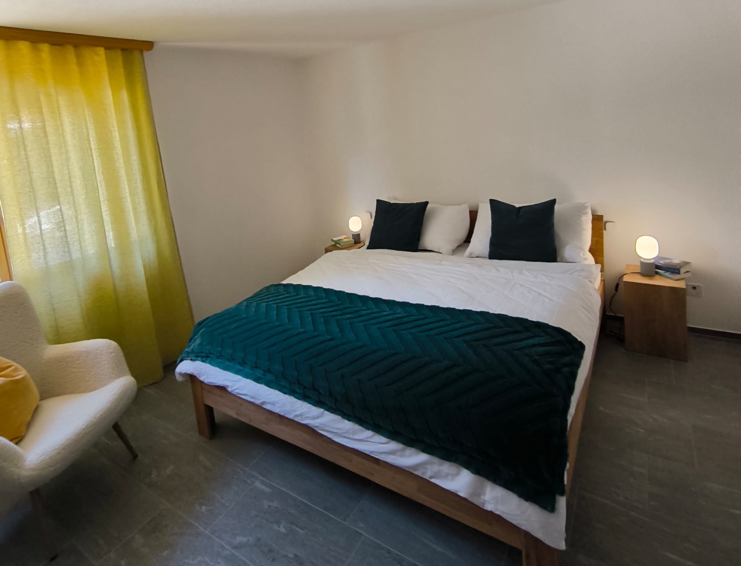 Schlafzimmer Neu 2.jpg