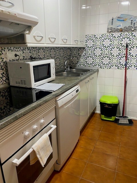 pic kitchen 2.jpg