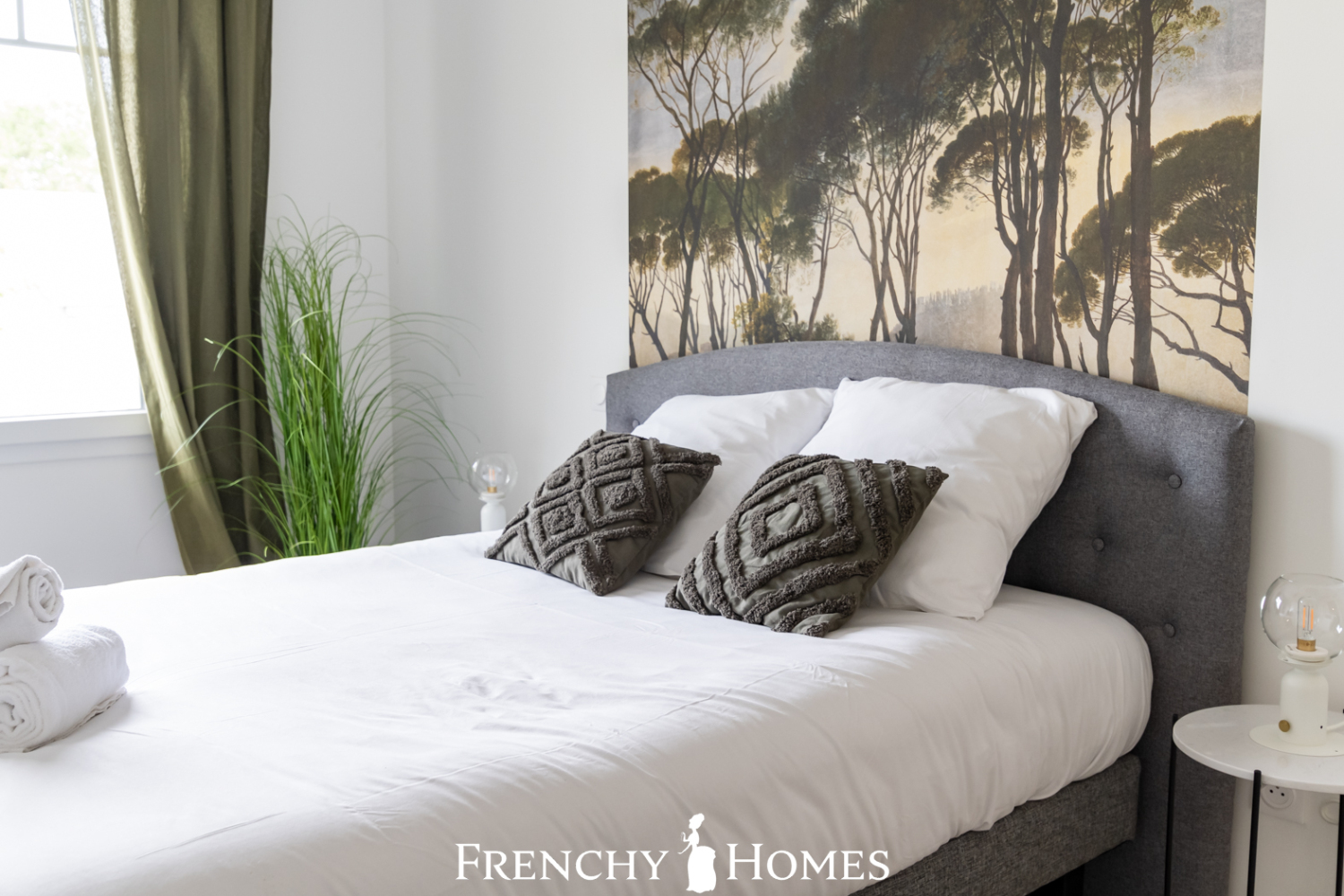 FrenchyHomes23Logo-567.jpg