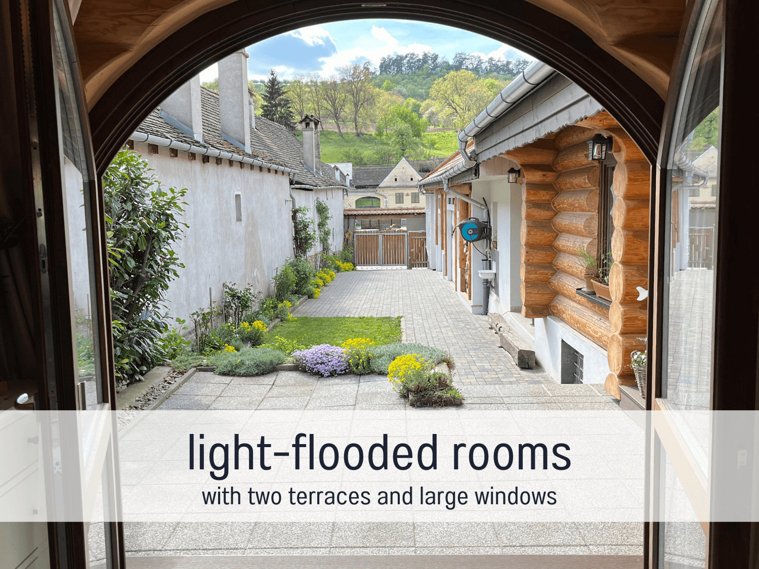 Blockhaus Malmkrog_light-flooded rooms.png