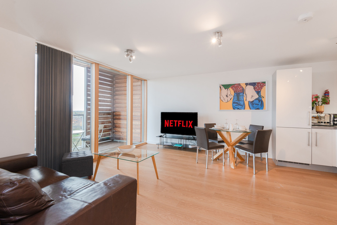 74 JADE HOUSE NETFLIX1.jpg