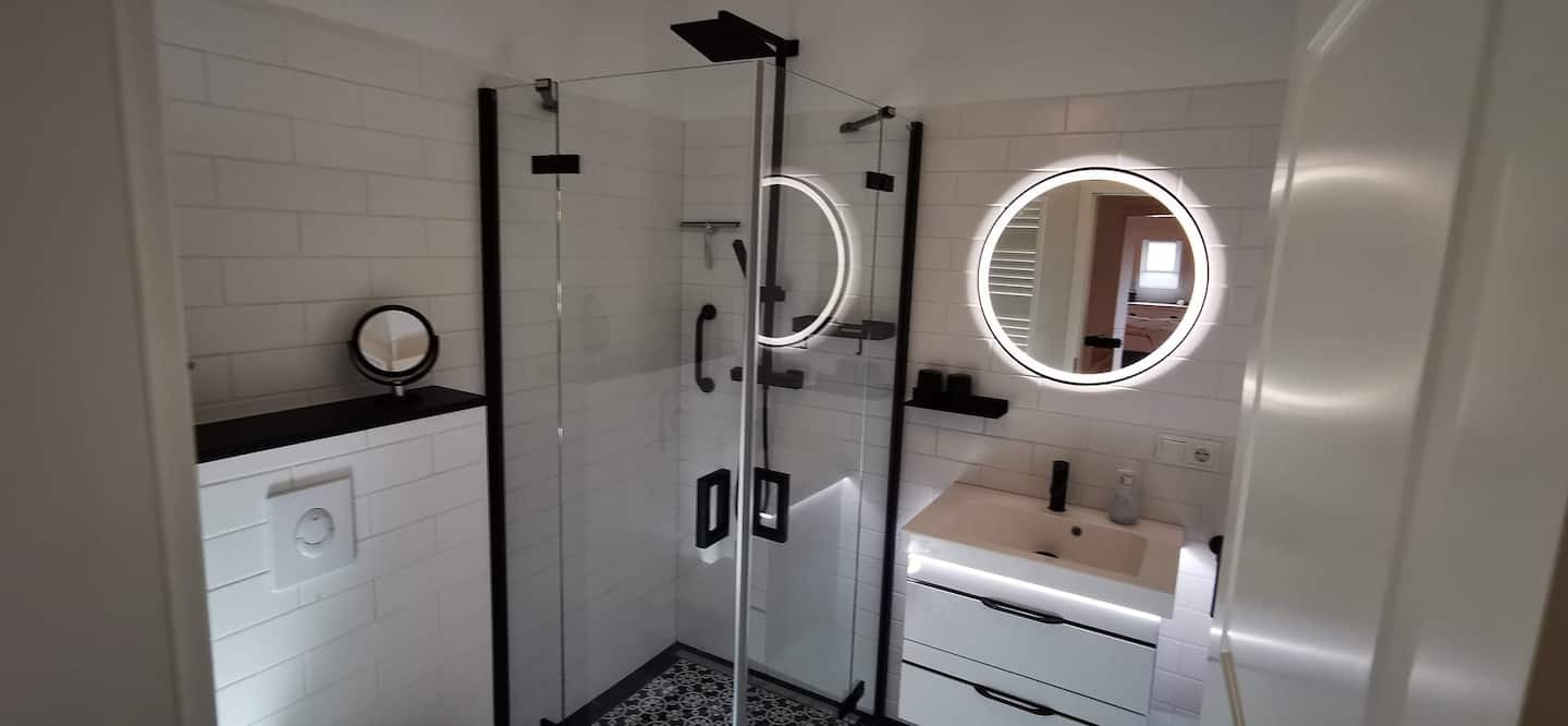 Badezimmer II im OG-1.jpg