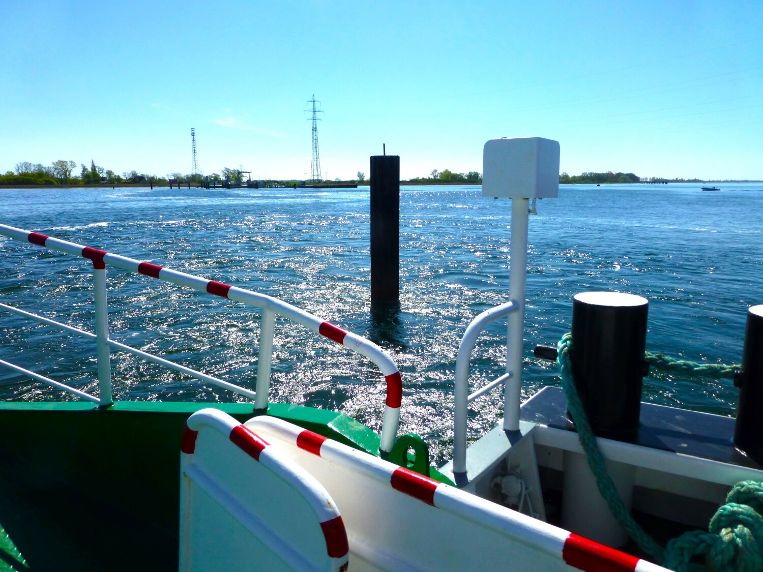 Wittower Fähre nahe Villa Kristall.jpg