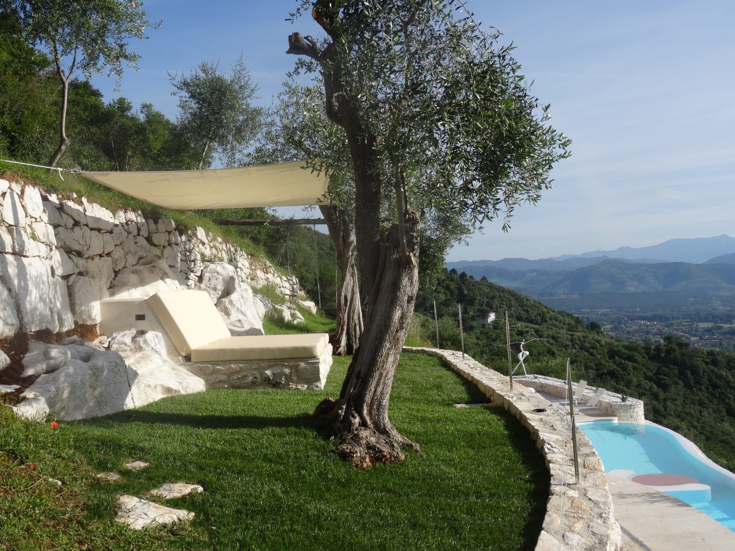 OUTSIDE AREA  (14).JPG