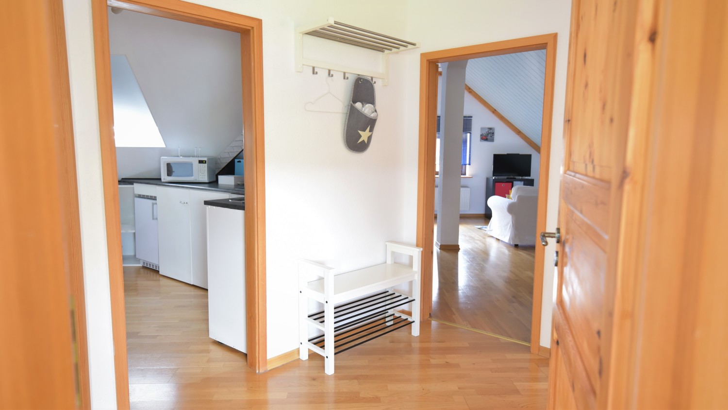 Entrance hall 2 (2).JPG