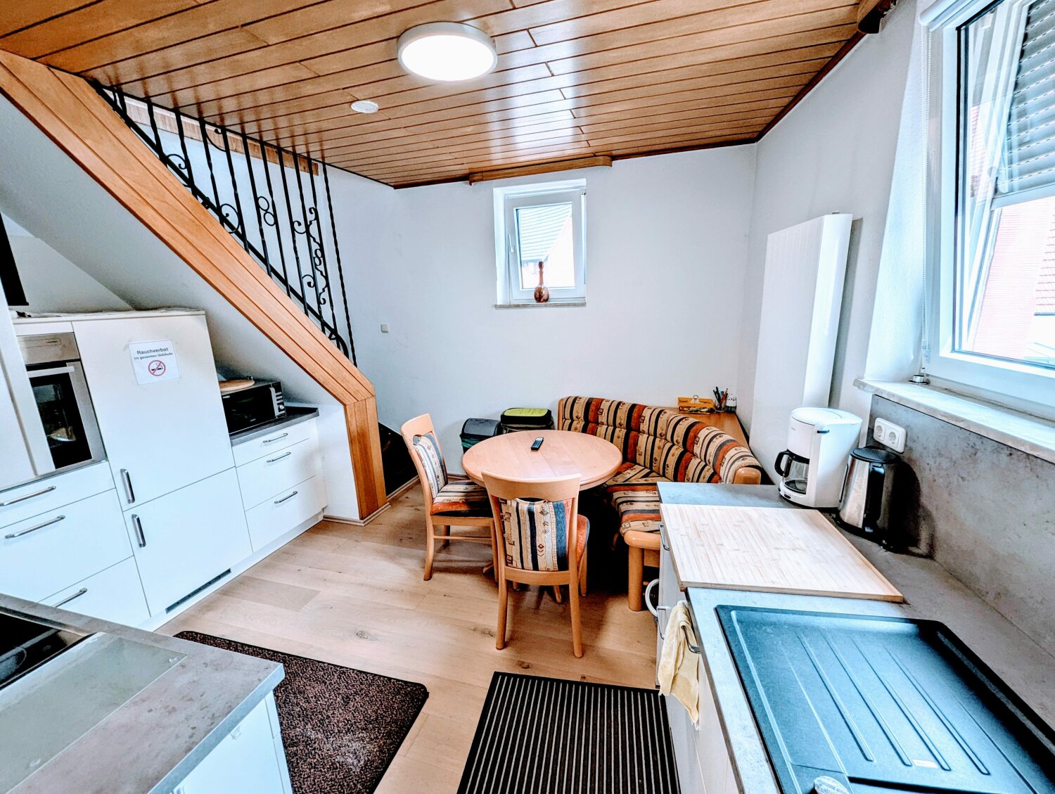 Küche und Esszimmer 2.jpg