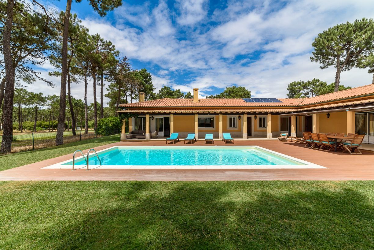 Lisbon Beach Villas Villa 18 Lovely 4 bedroom holiday villa in golf