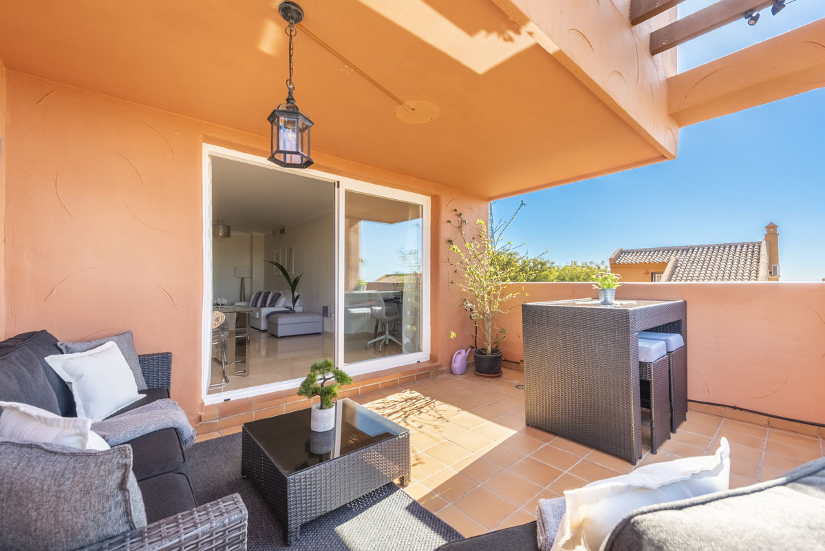 Vacation-rental-apartment-marbella-terrace-2.jpg