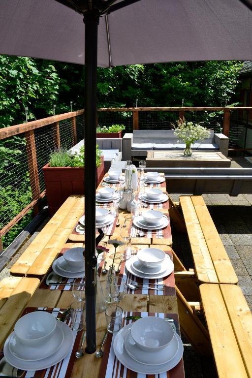 terrasse tisch GR.jpg