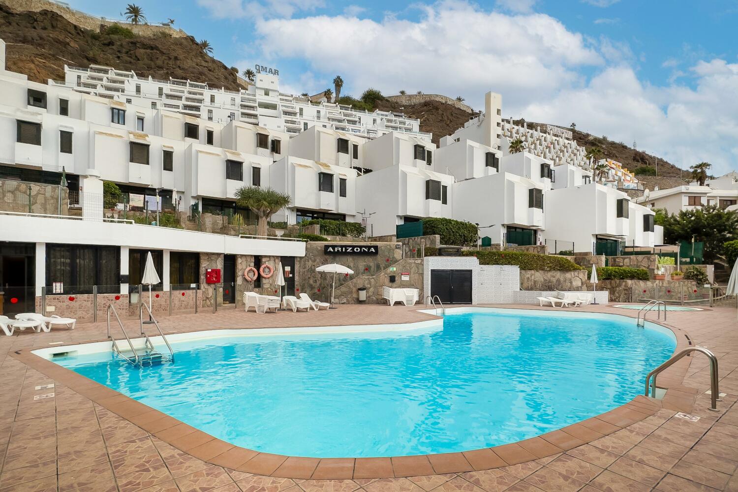 Csa Love - zwembad 4.jpeg