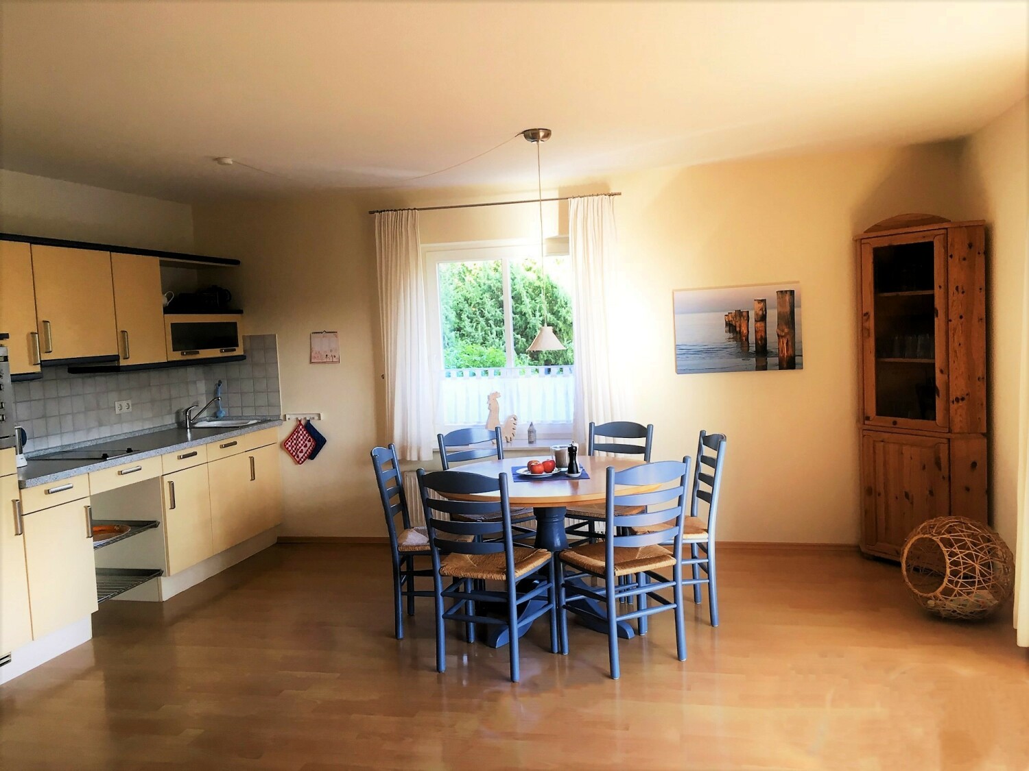 Kueche - Essbereich.jpg