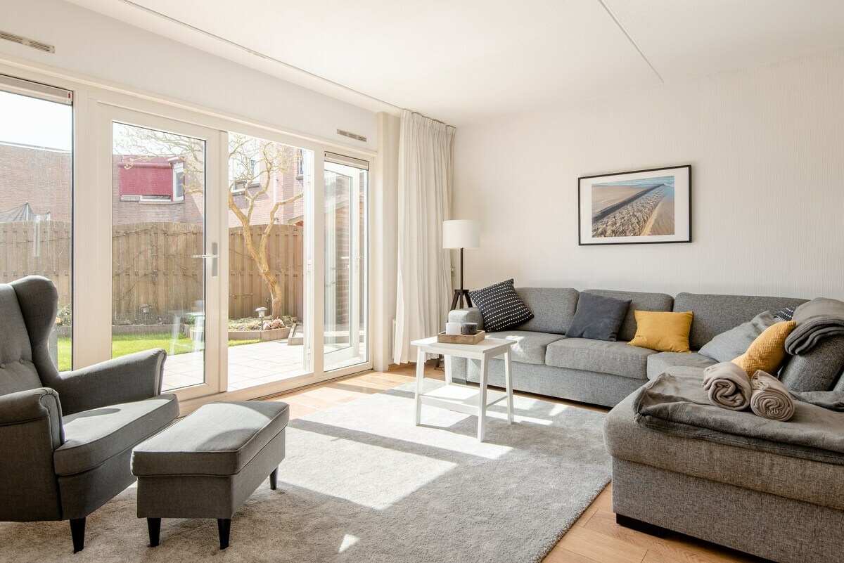 Kruiszwin 1108 Living Room 02.jpeg