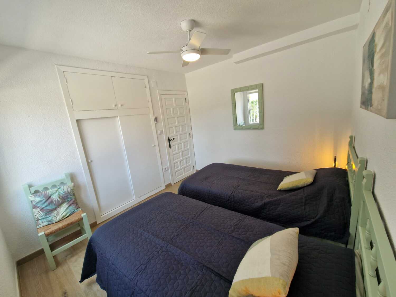 Twin bedroom 2.jpg