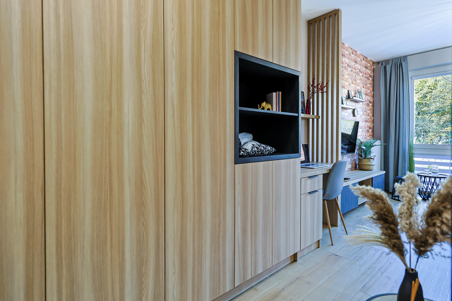 pojemna szafa gospodarz najem którkoterminowy Łódź.jpeg