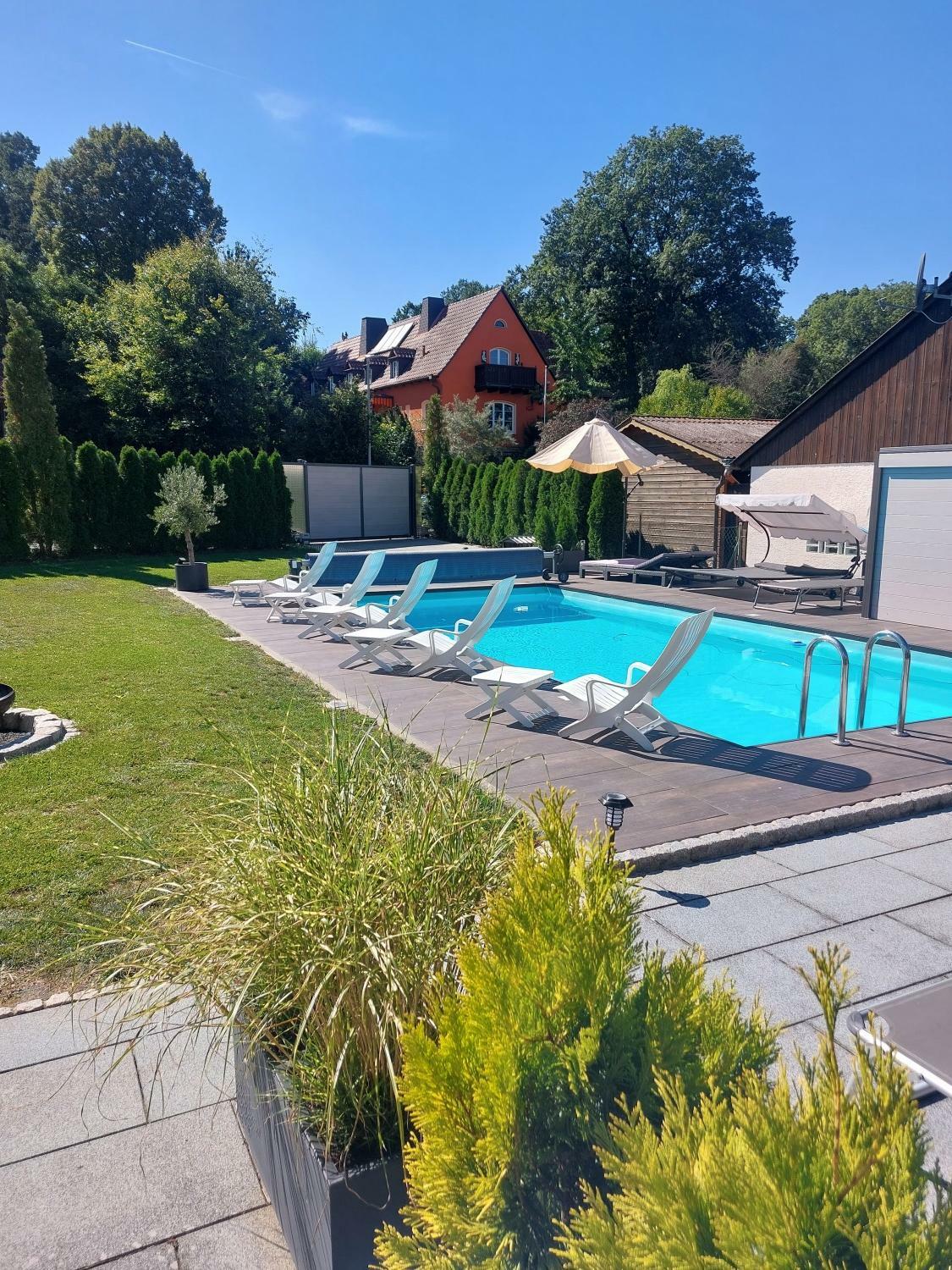 Poolbereich 2023.jpg