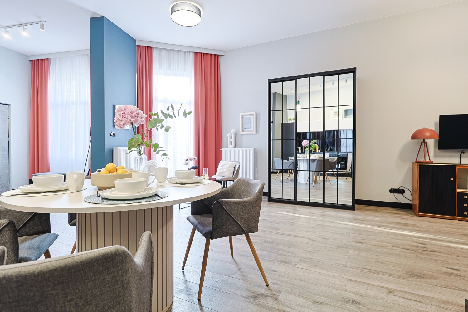 balkon widok na zieleń kolory airbnb twójgospodarz booking1-1.jpg