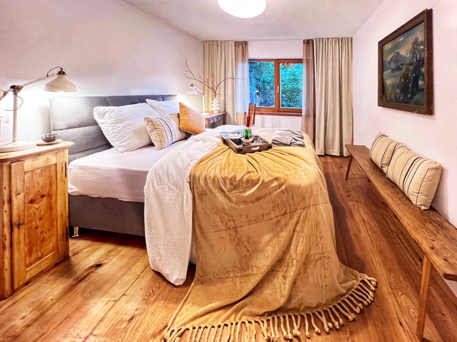 0 Master beedroom Fewo Bachperle im Alpen-Landhaus Kiefersfelden.JPG