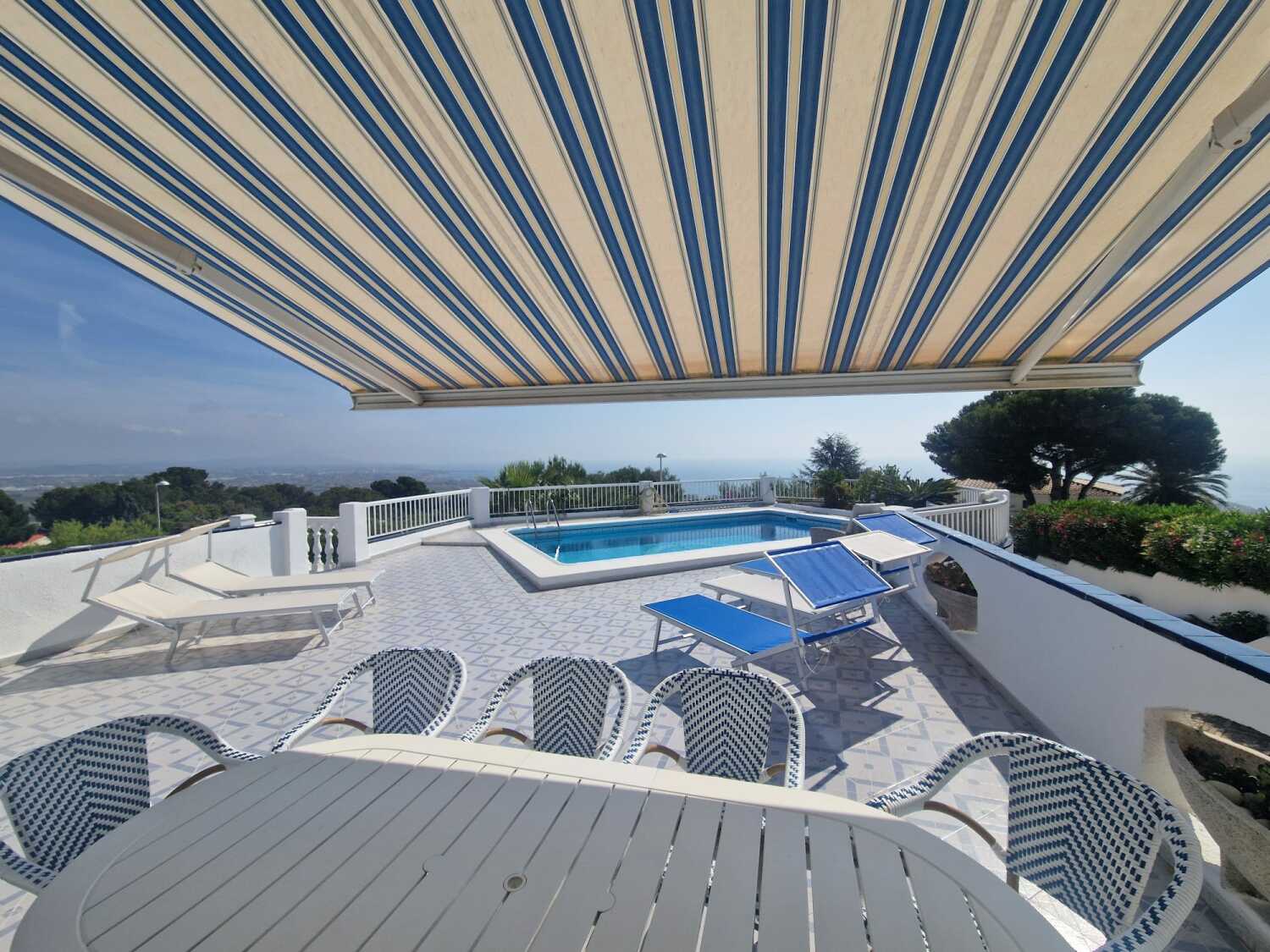 Pool terrace 1.jpg
