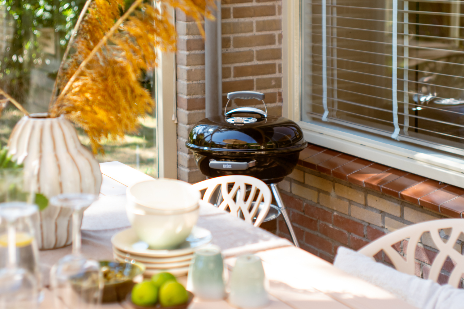 Mamooi - Weber Grill Terasse.jpg