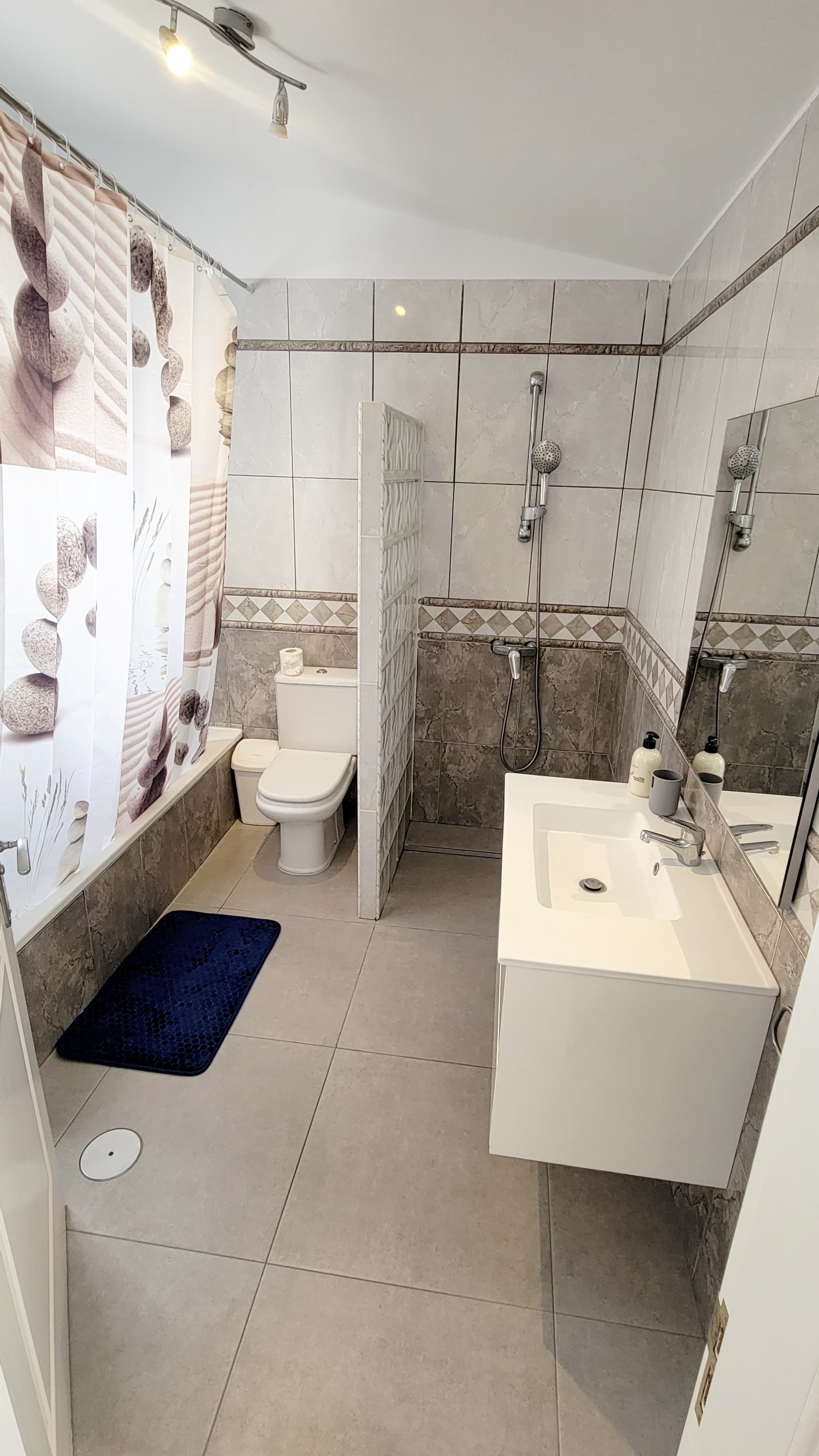 WhatsApp Image 2024-04-11 at 18.32.47 (5).jpeg