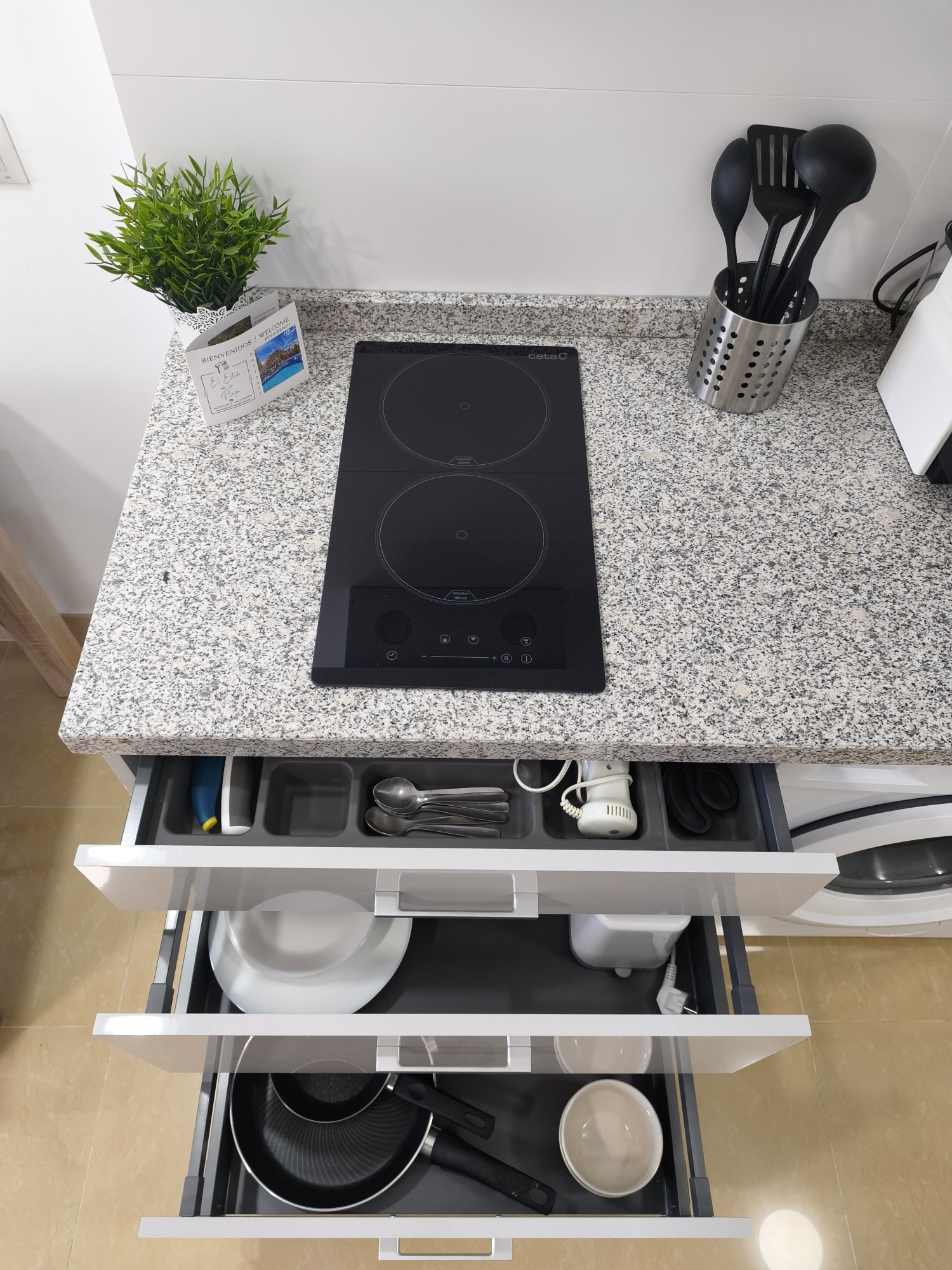 422-2 cajones cocina.jpg