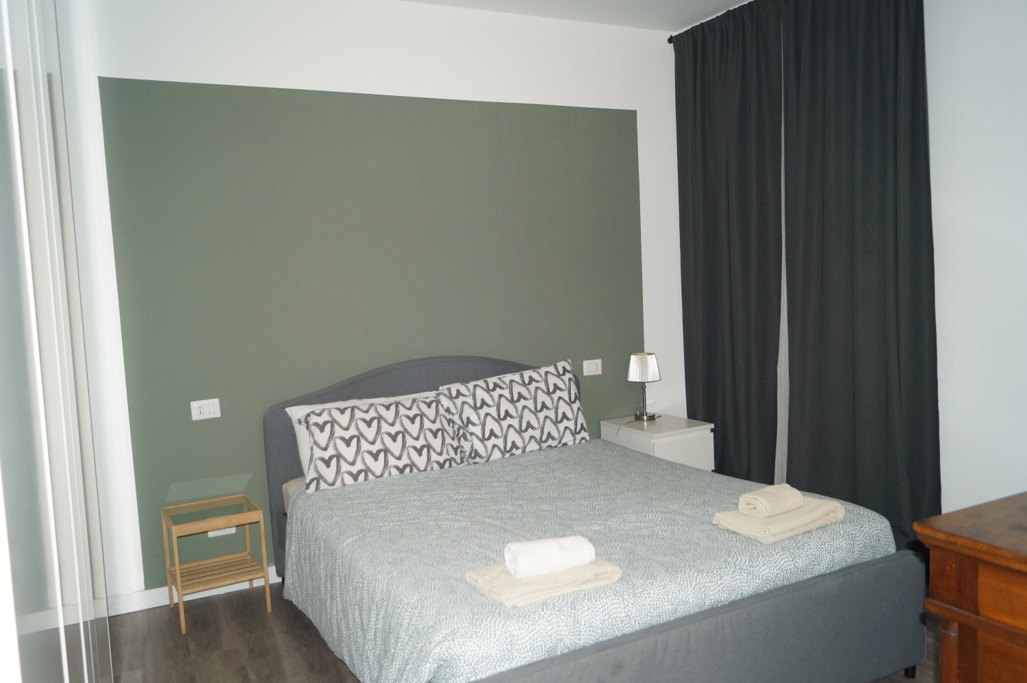 NAVIGLI DARSENA - CAMERA 7.JPG