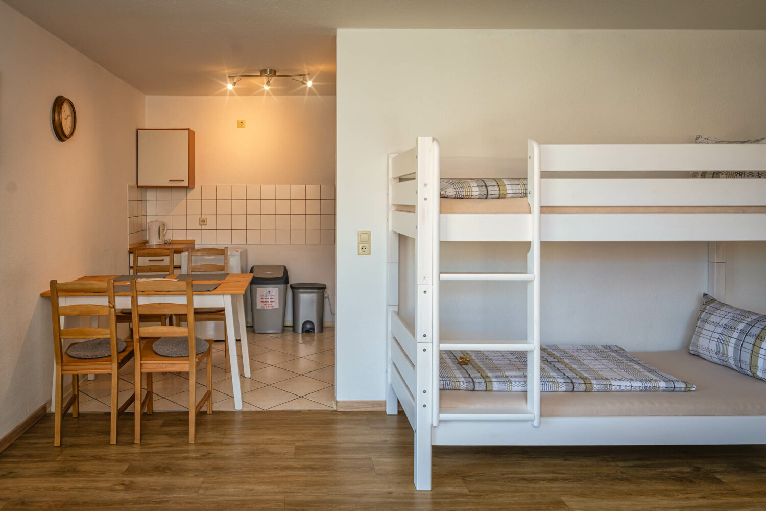 fewo1-2026-neues bett-3.jpg