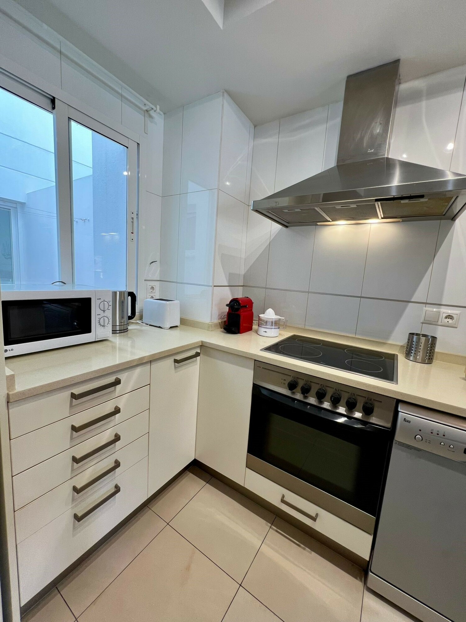 pic ivo kitchen 7.jpg