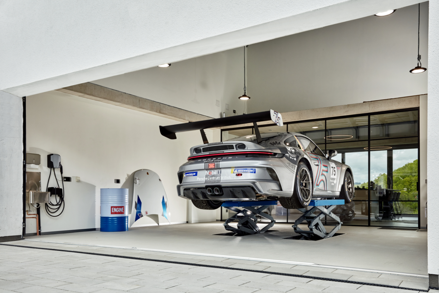 RACERS LODGE-16.05.240642-fert.jpg