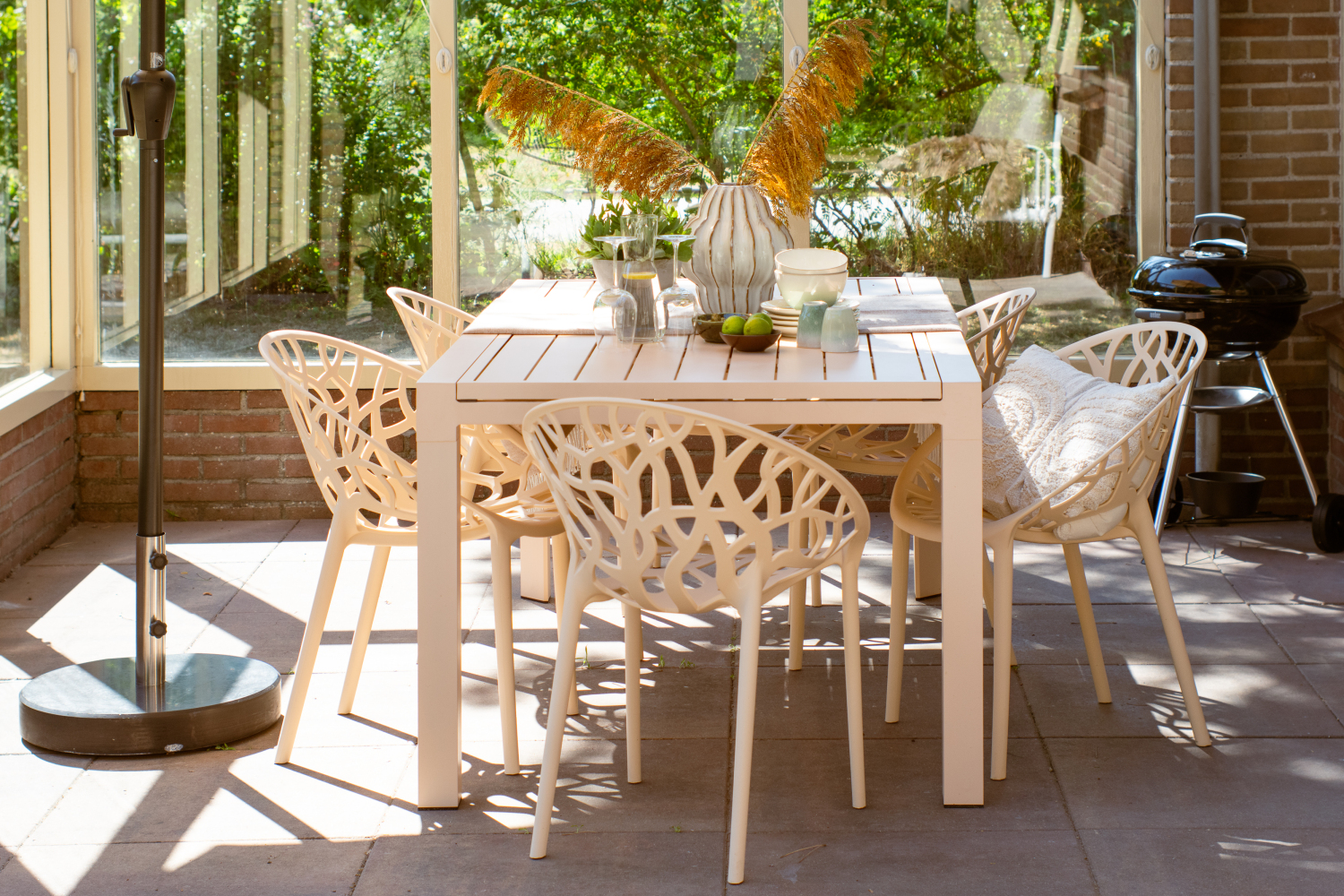 Mamooi - Terrasse Essbereich.jpg