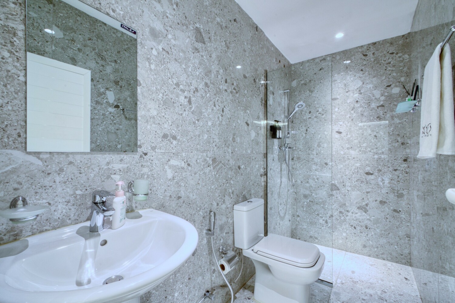 32_LAP_2371_hdr (2K).jpg