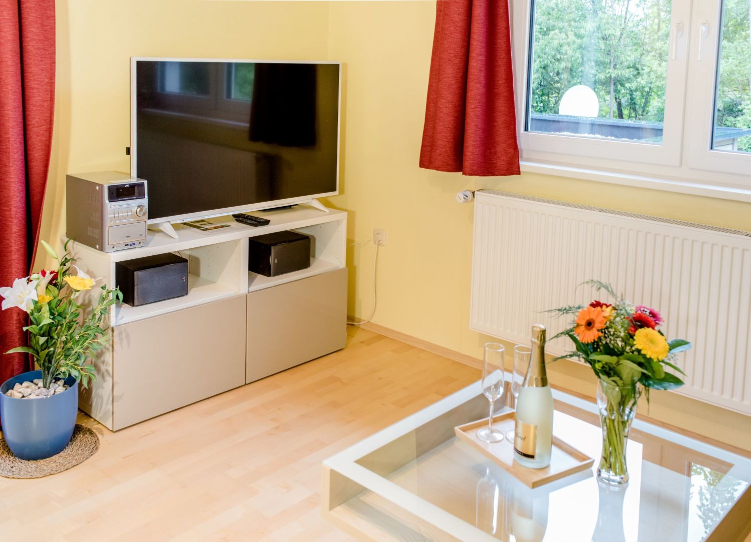 Wohnzimmer im Familienapartment im Ferienhaus Mountain View in Spital am Pyhrn.jpg