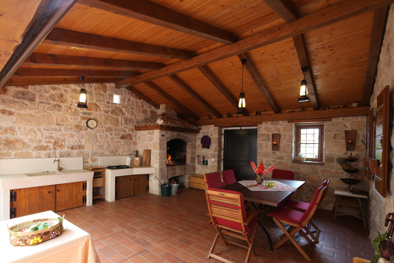 V.Vallis cortiyard9862.jpg