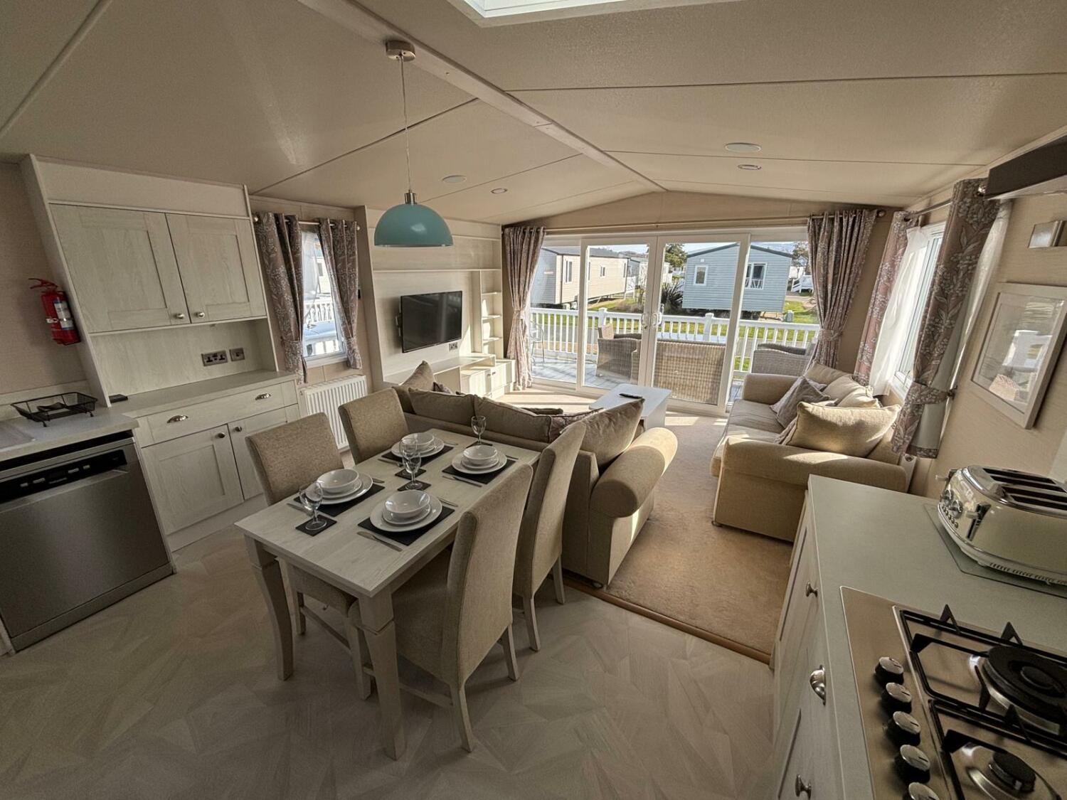 WhatsApp Image 2025-03-01 at 11.53.03_659eca51.jpg