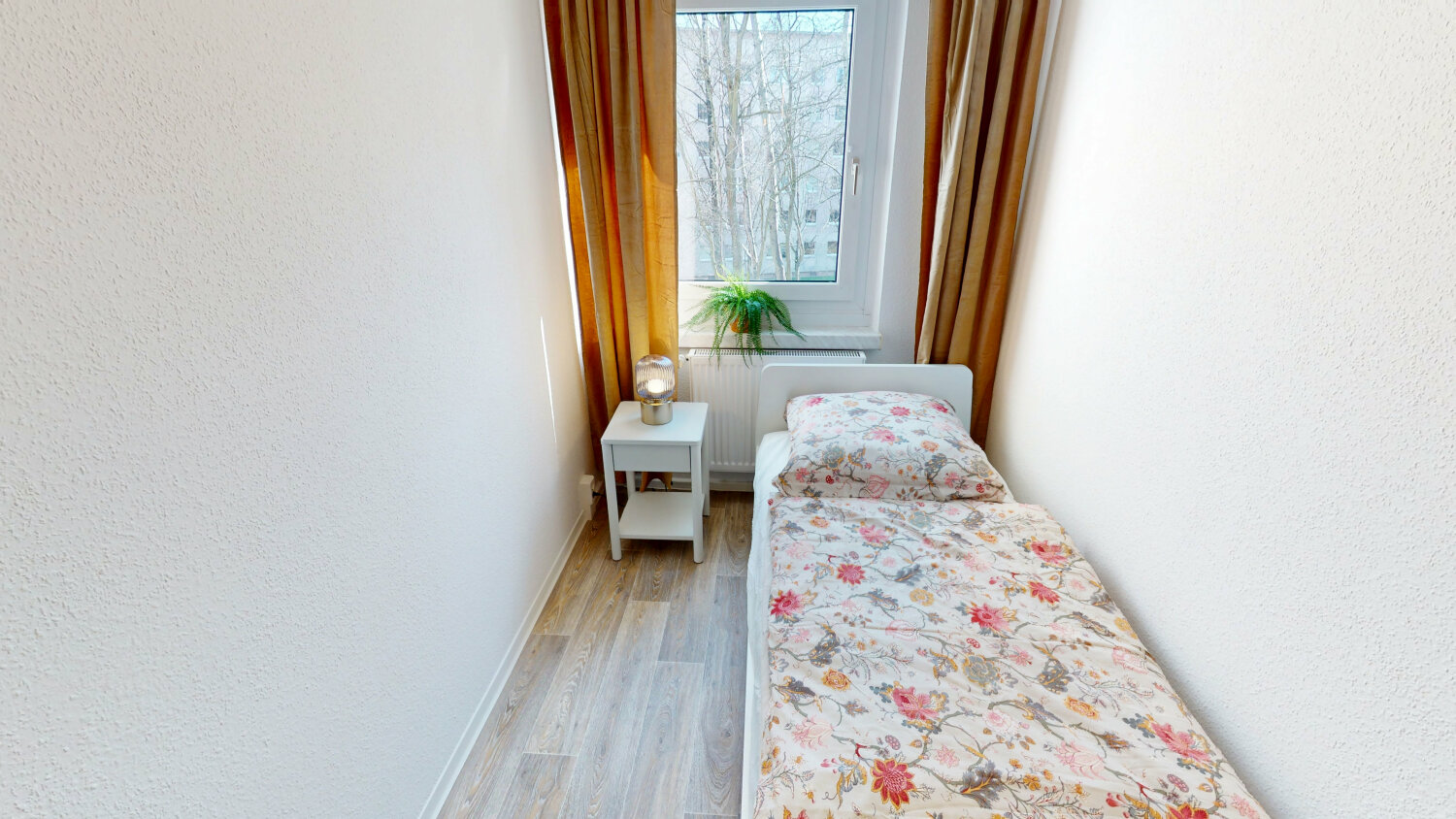 Schlafzimmer (1).jpg