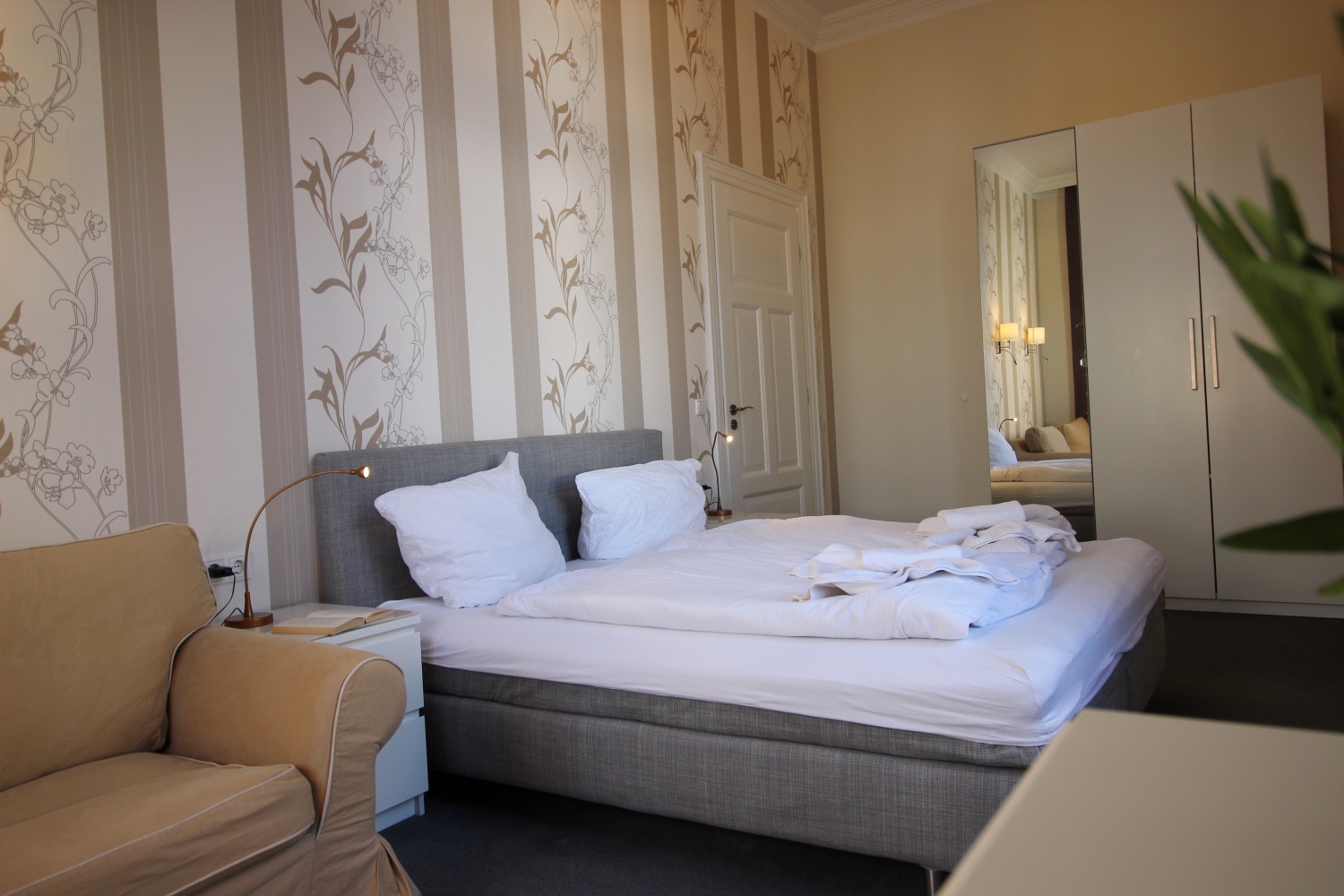 Schlafzimmer Kopie.jpeg