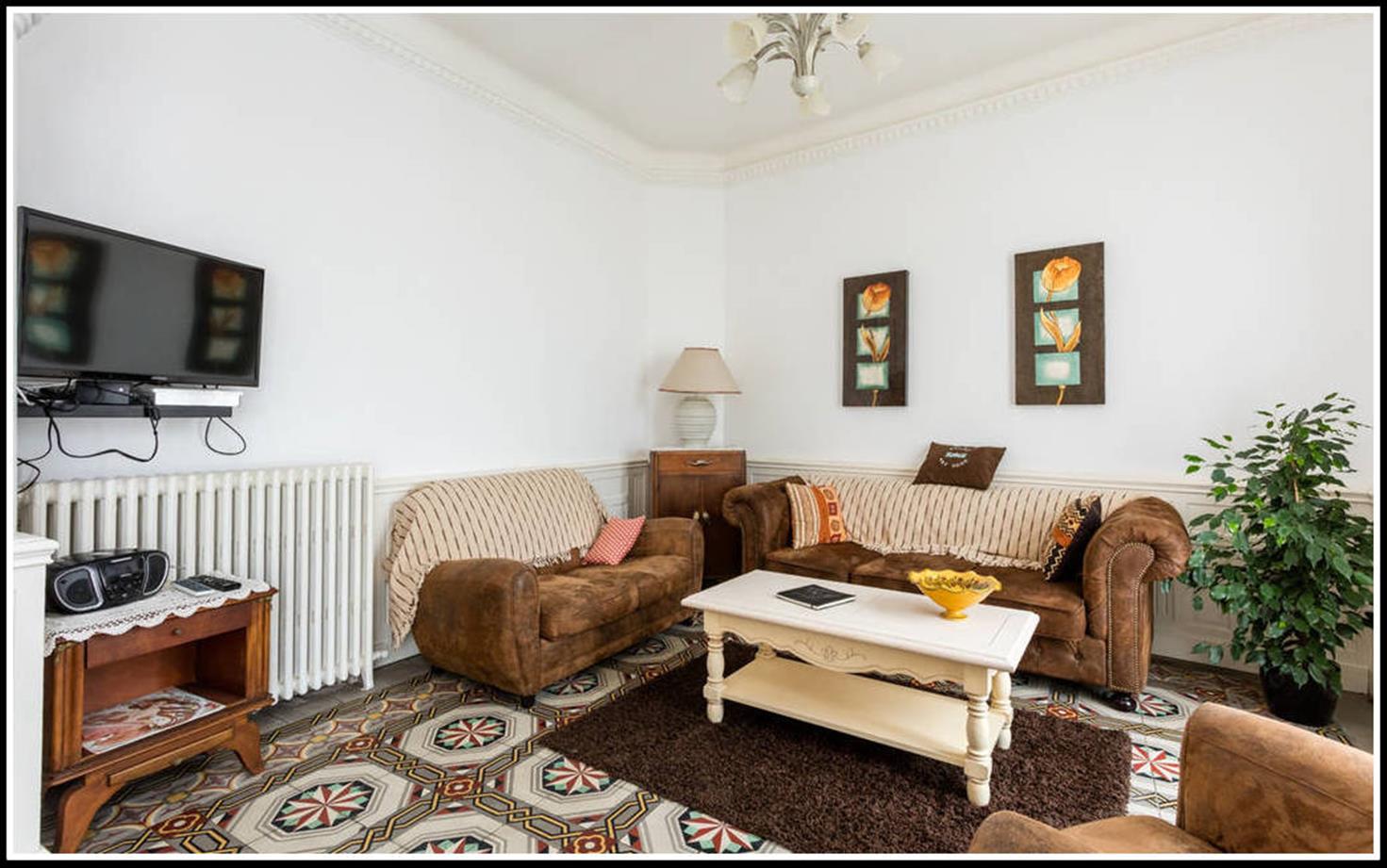 beziersapart apart art déco salon3_resized.jpg