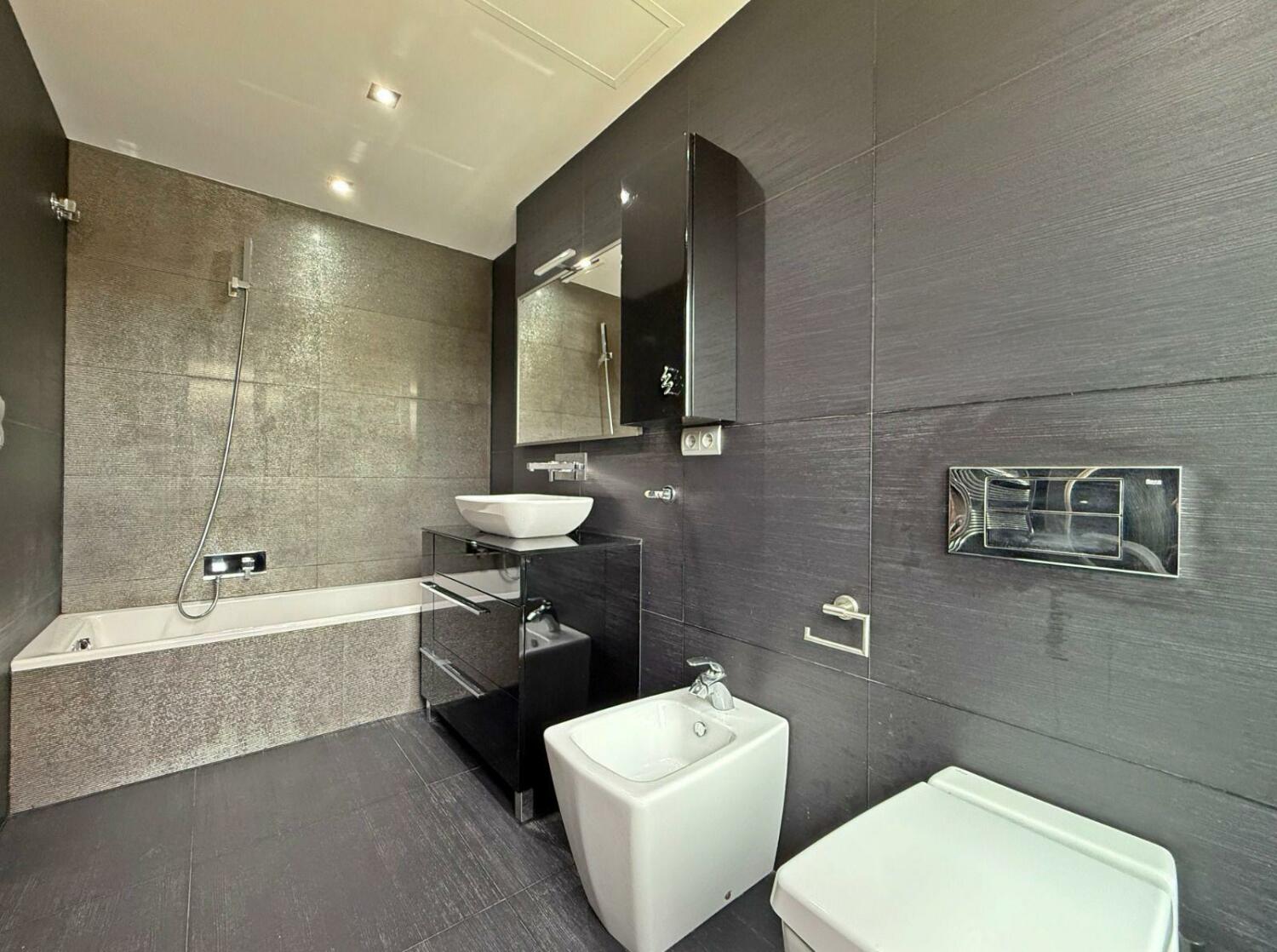 WhatsApp Image 2025-04-24 at 15.57.44 (1).jpeg