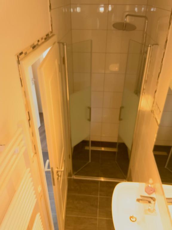 Bad mit Regendusche.jpg